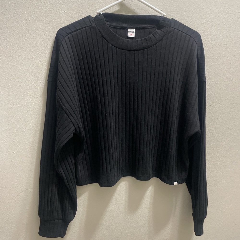 Old Navy Black Ribbed Crew Neck Sweater
